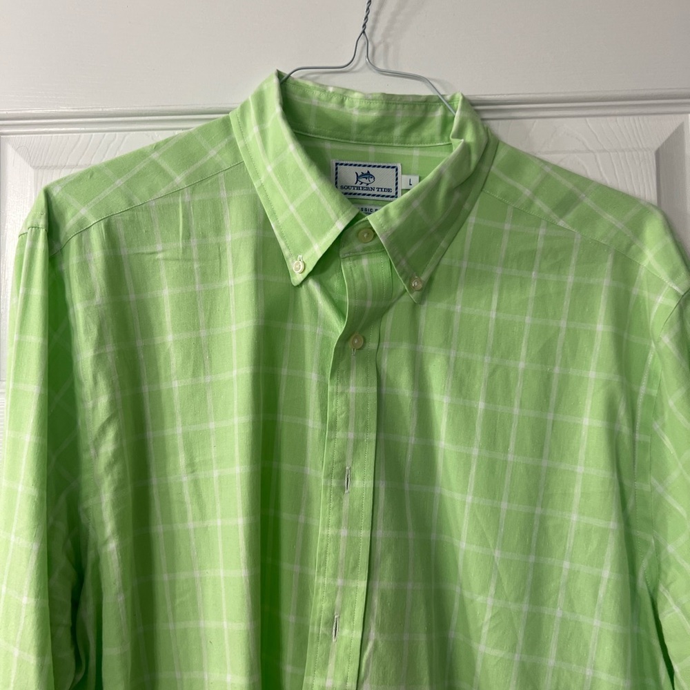 Green plaid Southern Tide l/s shirt.
